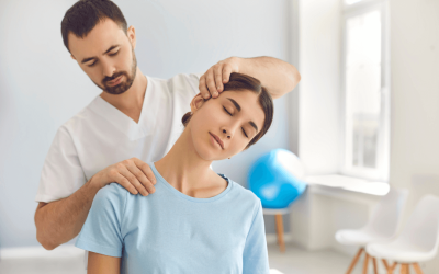 Cómo quitar una contractura cervical o bulto en el cuello